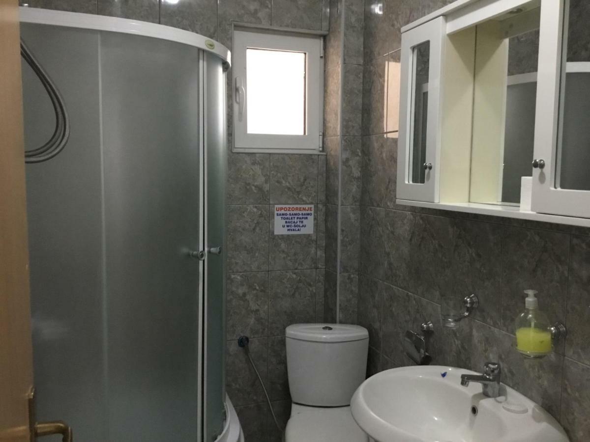 Dk Apartmani Dobra Voda Exterior photo