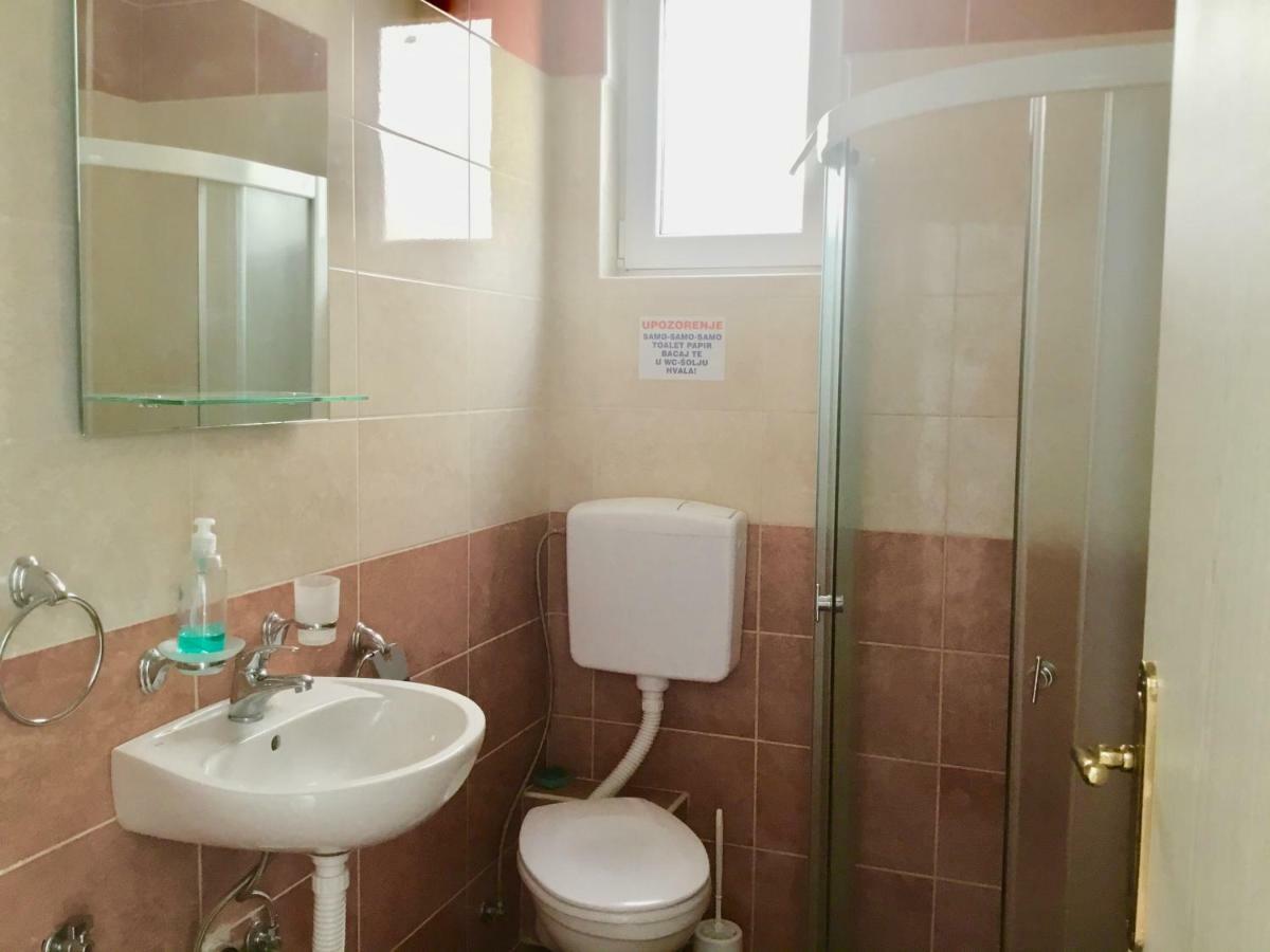 Dk Apartmani Dobra Voda Exterior photo