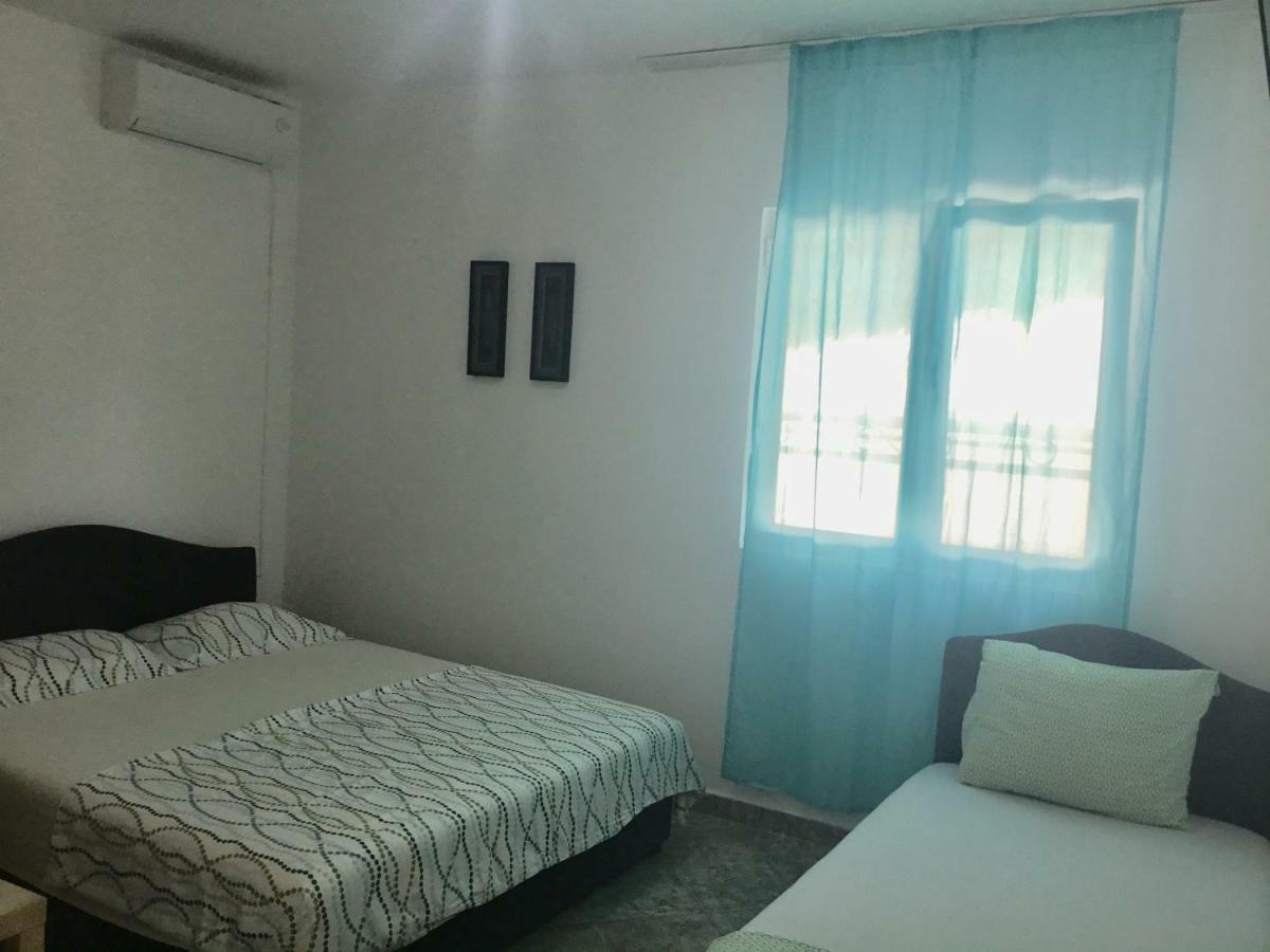Dk Apartmani Dobra Voda Exterior photo